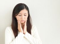 矯正治療の痛み、徹底解説！原因から対処法、いつまで続く？（専門家と経験者が語る真実）